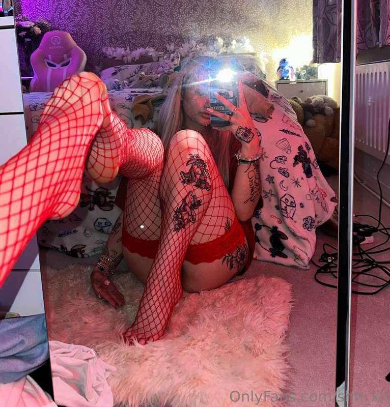 I think I need to get more stockings I feel hot asf in these..