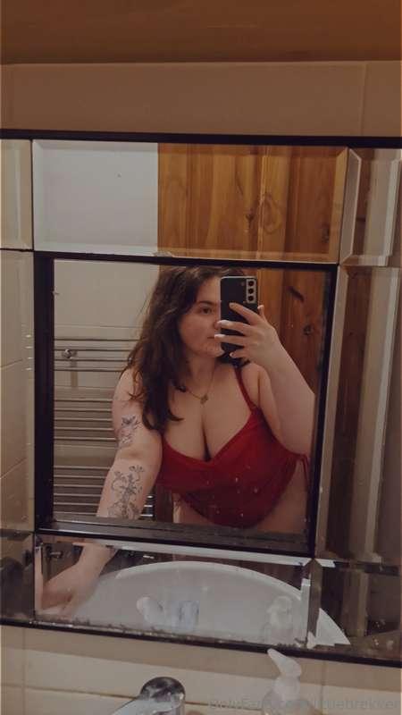 Swim swim 🏊‍♀️ ✨️ 