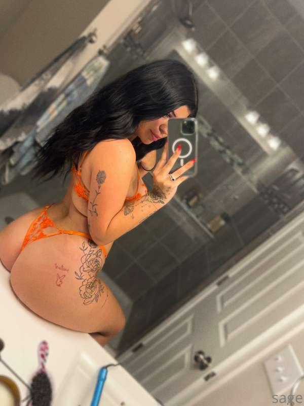Can I be your wallpaper? 😍