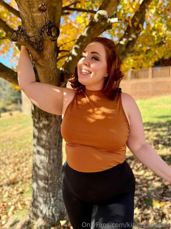 Did you know that I take video chat bookings and custom vide..