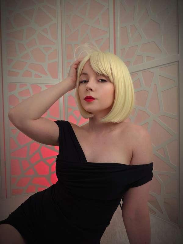 Selfie Sunday-Bonus selfie from "Louboutin Love"! I love thi..