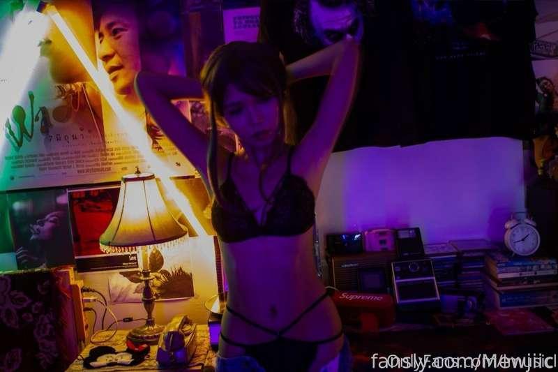 mewjiic image #2