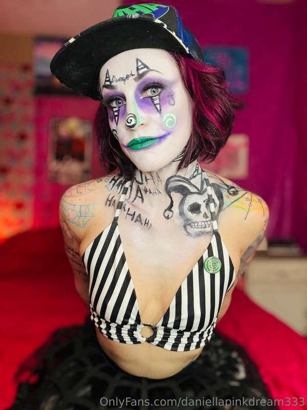 31 days of Halloween looks Day  25: Joker X BeetlejuiceVIP g..