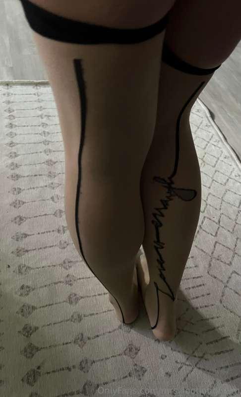 mrs_footjobqueen image #13