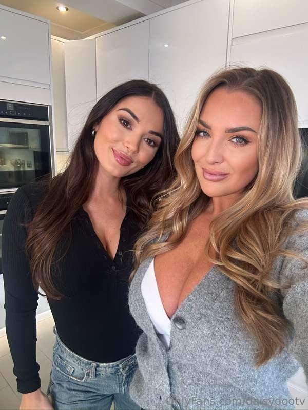 Partner in crime 👯‍♀️ @indiareynoldstv

**MAIN PAGE: @DAISYD..