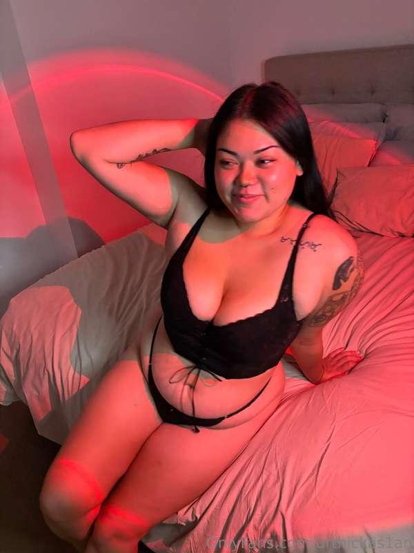 Can I sit on your face like this? 🐱#smotherHi baby, I’m back..