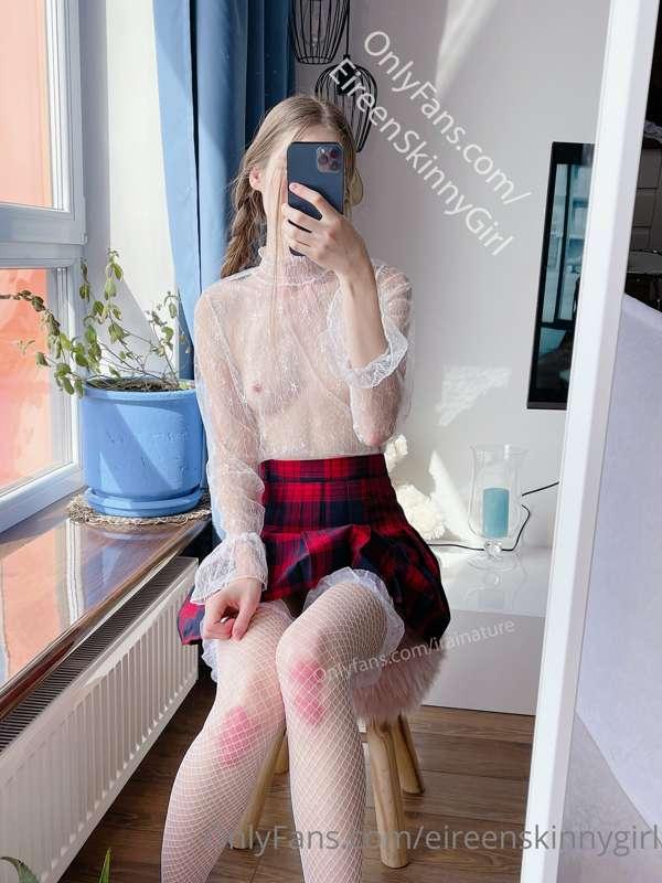 Guess in which pose my knees turned red? 🙈