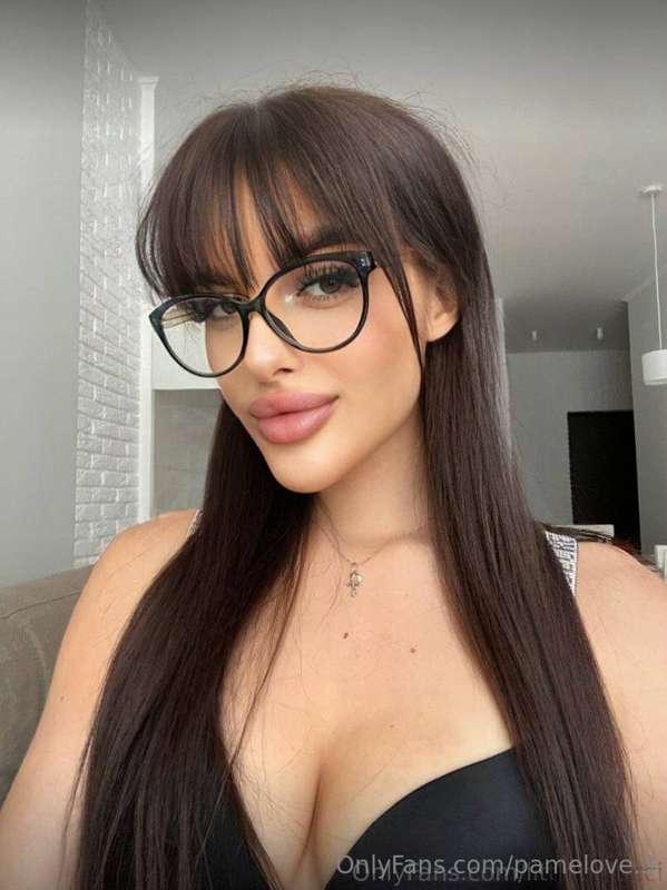 💫Free subscription💫
Hot beauty @littlebelucci is all alone n..