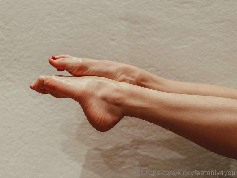 I love it when my feed are fresh out of the shower, soft and..