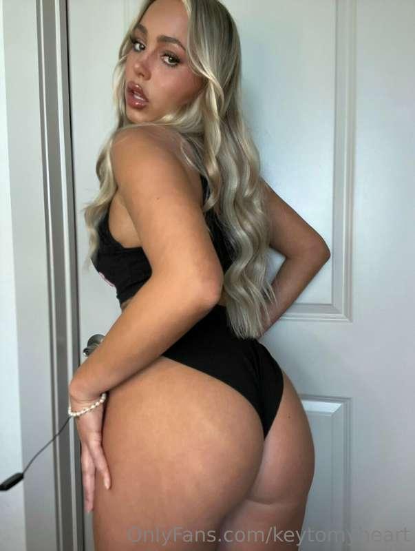 Check out my vip page @key2myheart for the gooood stuff 👀😏🔑