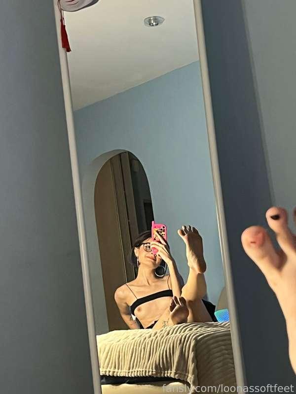 loonassoftfeet image #2