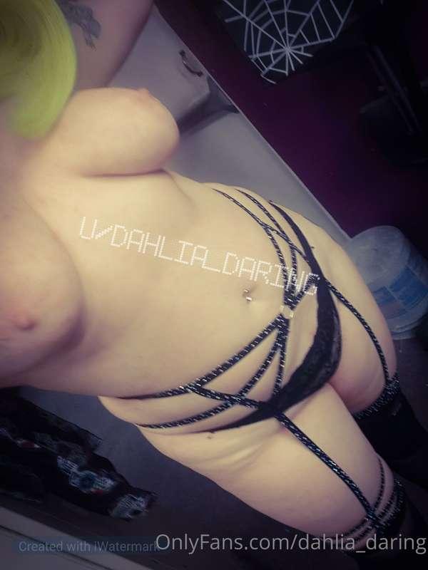 In LOVE with this new garter with the little rhinestones!!!!..