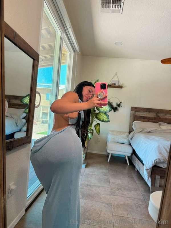 How does my ass look in this dress? 😇🍑