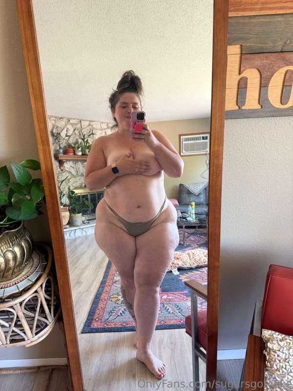 tip for topless (and a couple full nudes 🤤)