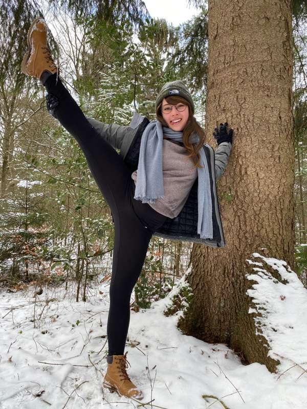 Jenny in the snow will be the set for this month when we reach the goal :3