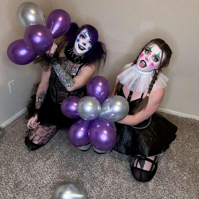 Clownin around 🤡 @goddesspleasexxx @gingersquirtle 