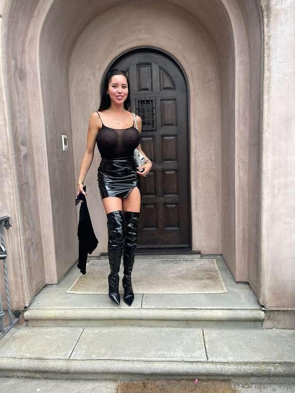 Rate my date night fit 1-10? 🖤