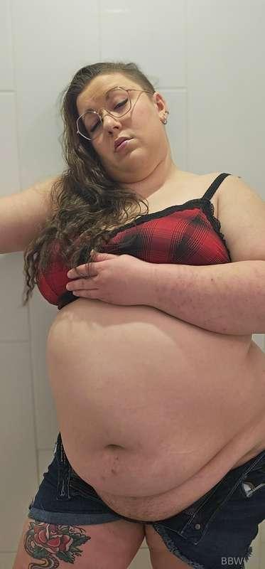 The aftermath of my first 2L soda bloat. Don't I look huge?