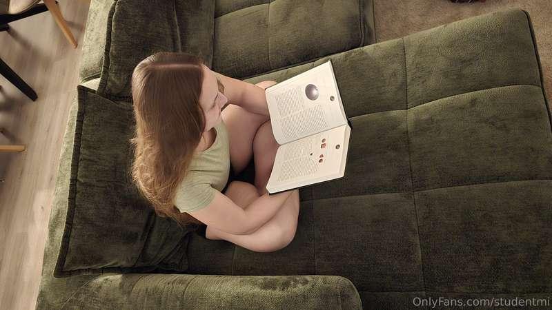 Don't be fooled I read this book twice but of course I under..