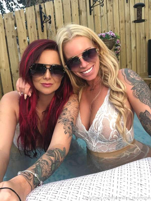 Good morning boys & girls - from me & @jessicamariered 💦