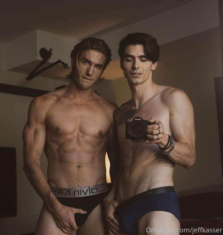 @thatmodelboy and I are in your DMs! We’ve been sharing a be..
