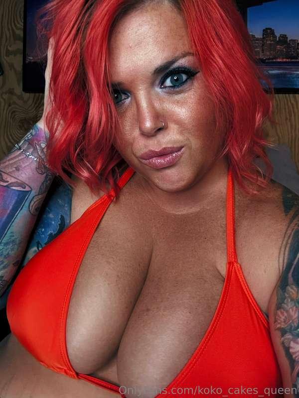 Tattooed and curvy, perfect combo just for you! 😍