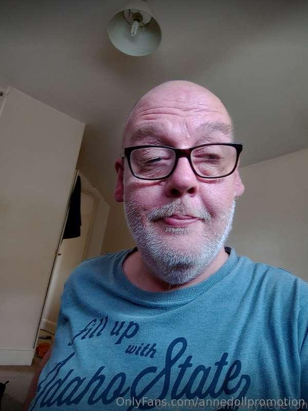 @waynedevon  Who's up for random stuff