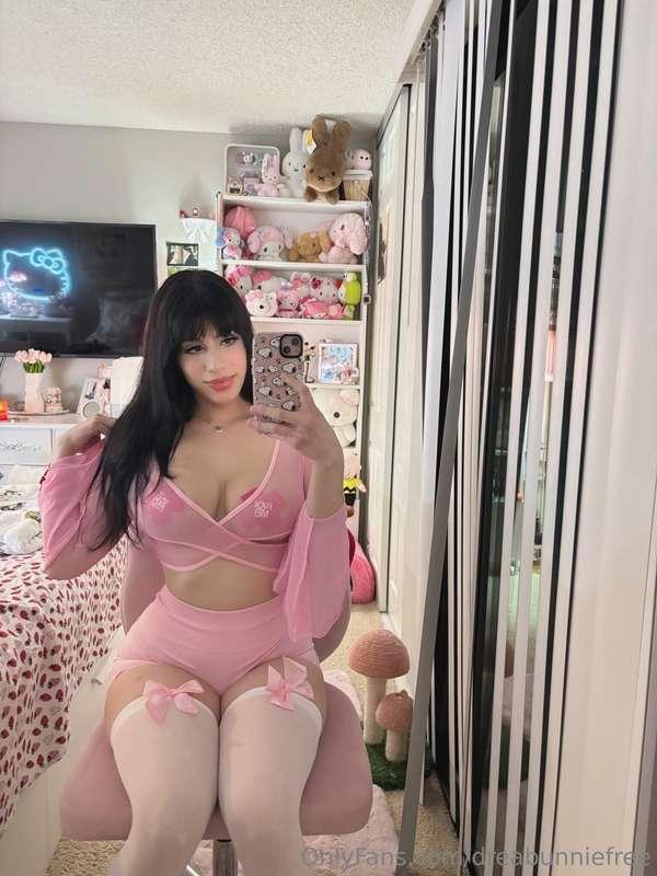 My fav top for a little tease <33