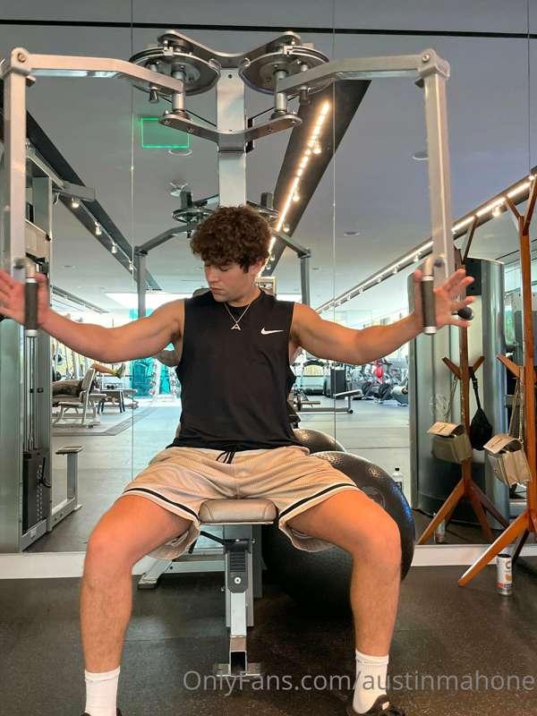Your favorite gym bud 💪