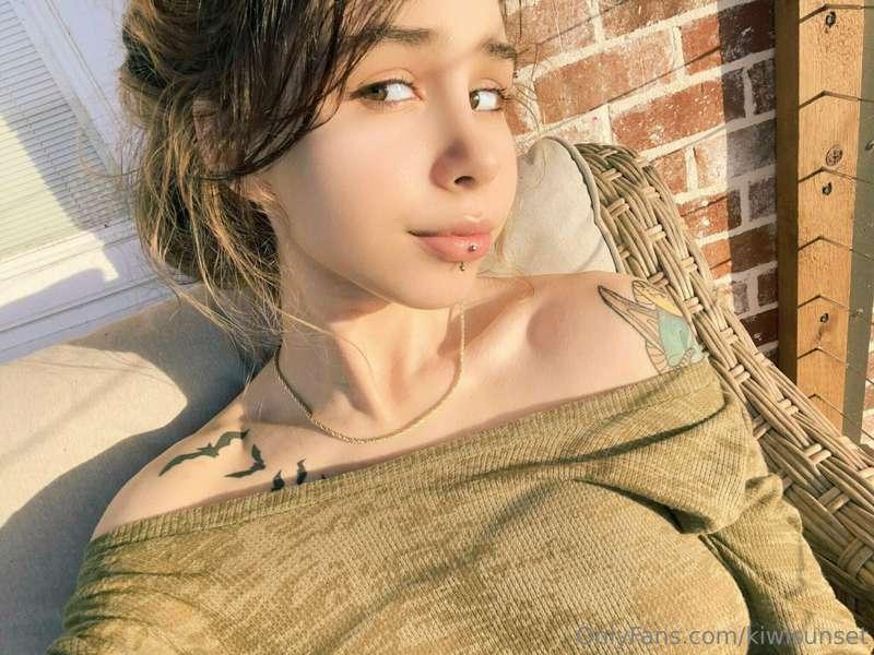 hey <3 it’s my face!
just wanted to say i appreciate you all..