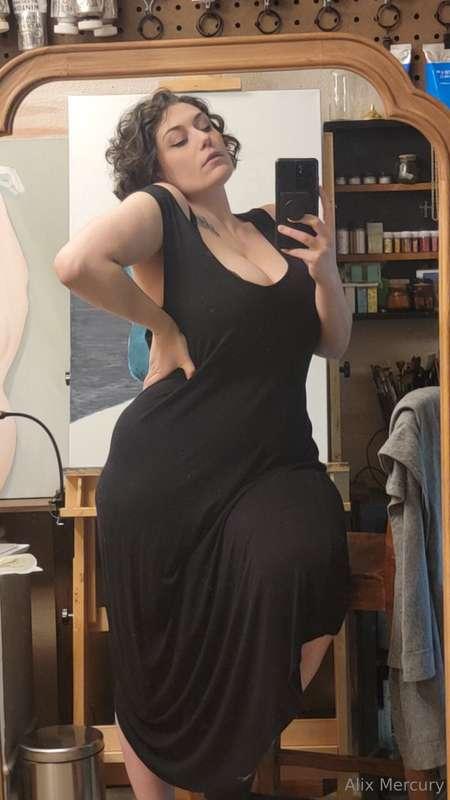 Enjoying myself some looser fitted clothes for a change. Hah..