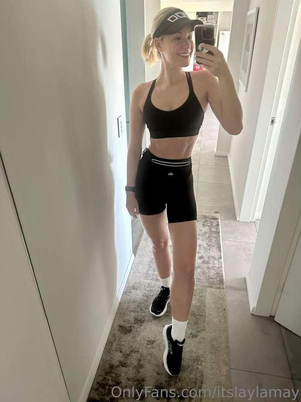 My running outfit ft. bum bag, NB shoes and crew socks is in..