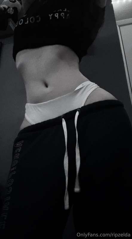 5$ for pic 10$ for video will be sent to priv dm (nsfw ass w..