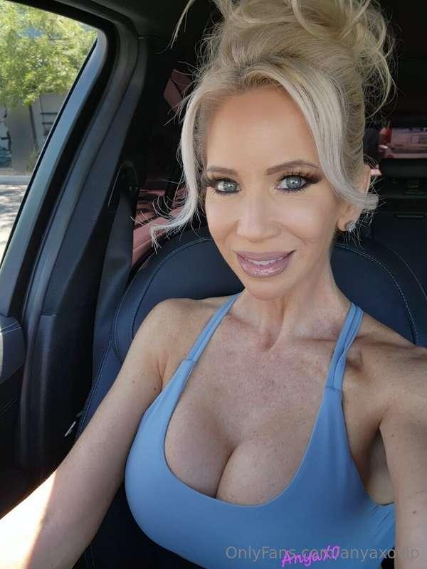 Time to work out! Don't get distracted! 😉