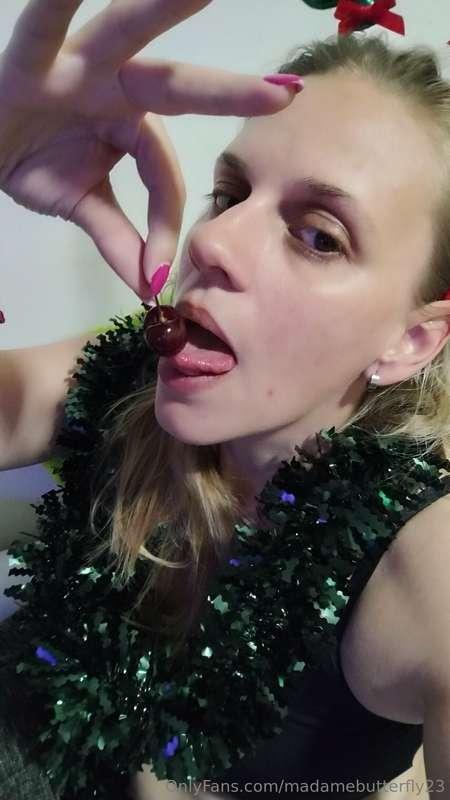 Let's make a sweet wish... I wish you 😏🍒