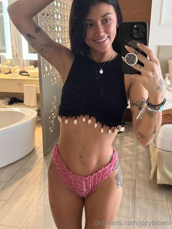 Who doesnt have my panties yet?!? >>