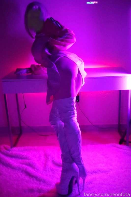 neonfuta image #2