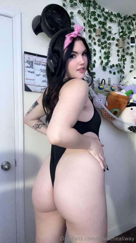 Put your handprint on my ass! 🍑🍑