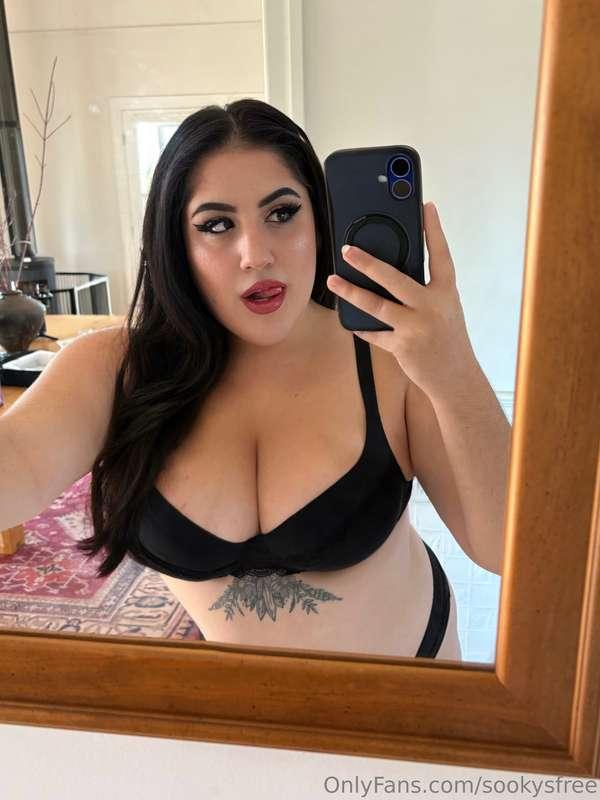 can I send you pics like this while you're at work? 🤭