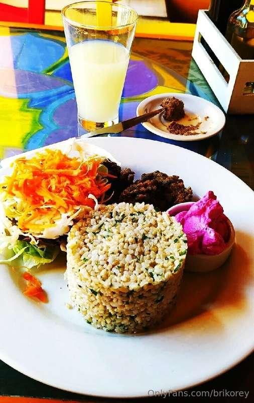 Vegetarian lunch in front of the lake...