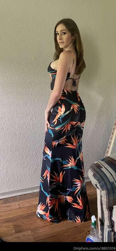 Do you like? I feel so wonderful in this dress! 🌸😌 It would ..