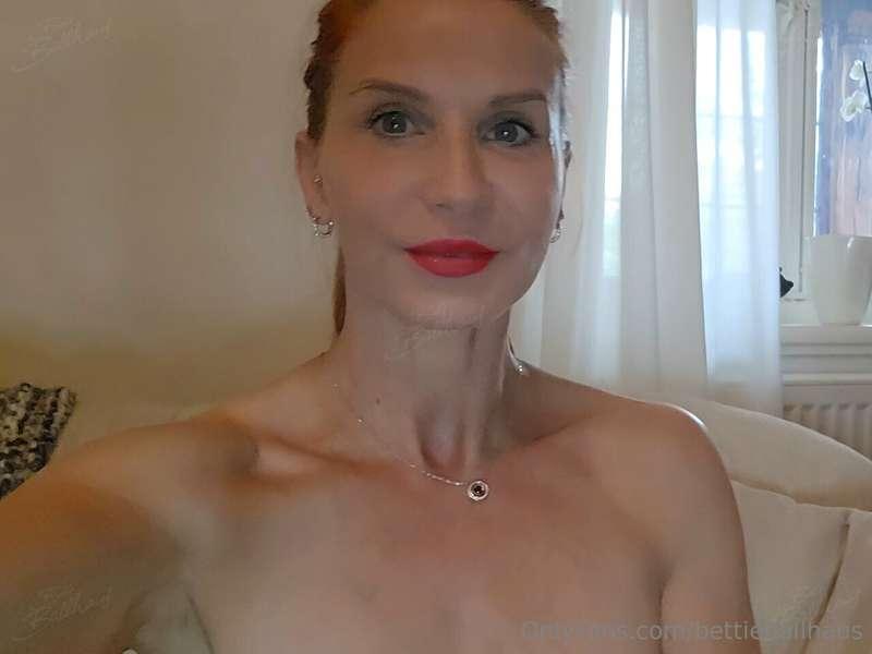 Hey meine Zuckerhasen, 
ich hab ein neues sexy Video für onl..