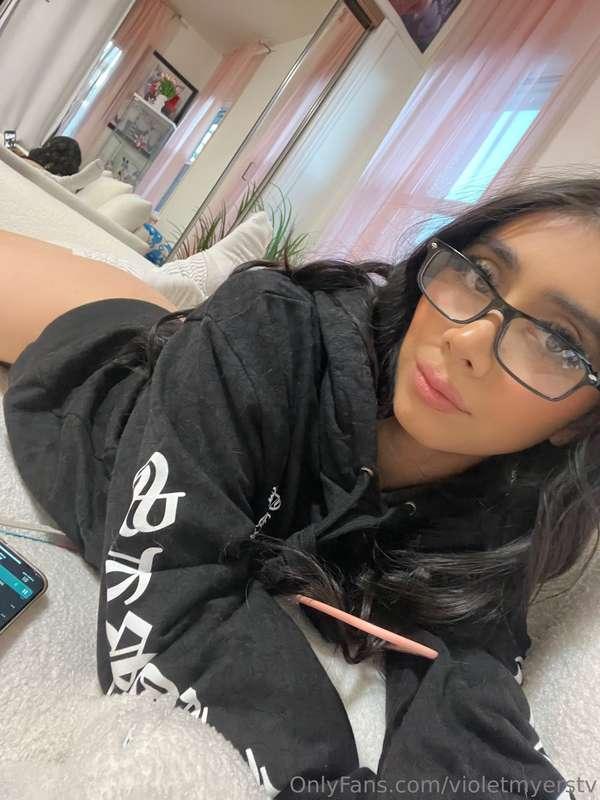 Do you think you can concentrate if I'm your study buddy?? 😈
