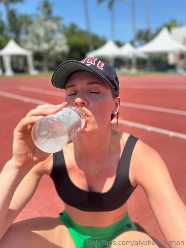 dont forget to hydrate 💕