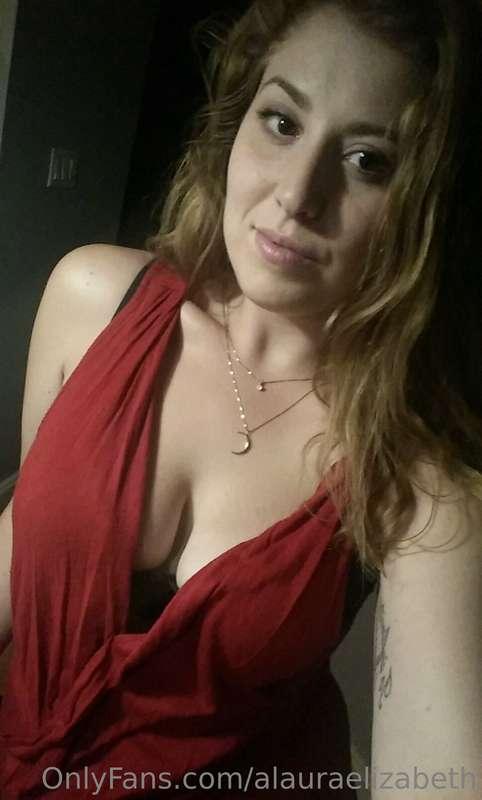 What do you wanna see daddy? 
DM with ideas to please you 😘