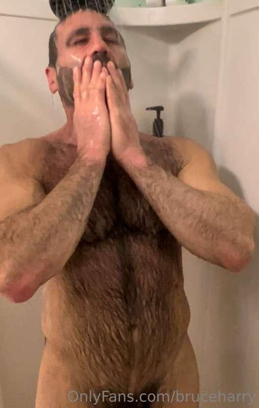 DM if you jerked your cock in the shower this morning 🙋‍♂️💦