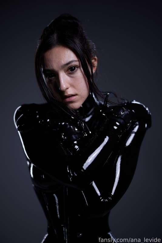 ana_levide image #342