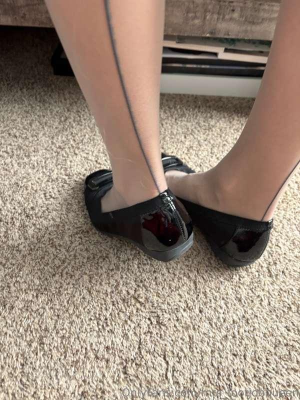mrs_footjobqueen image #5