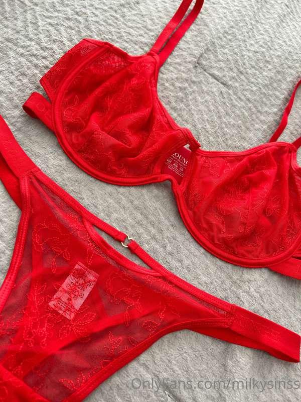 🍒🍒 🙈 🙈  can you guess what’s cuming ….