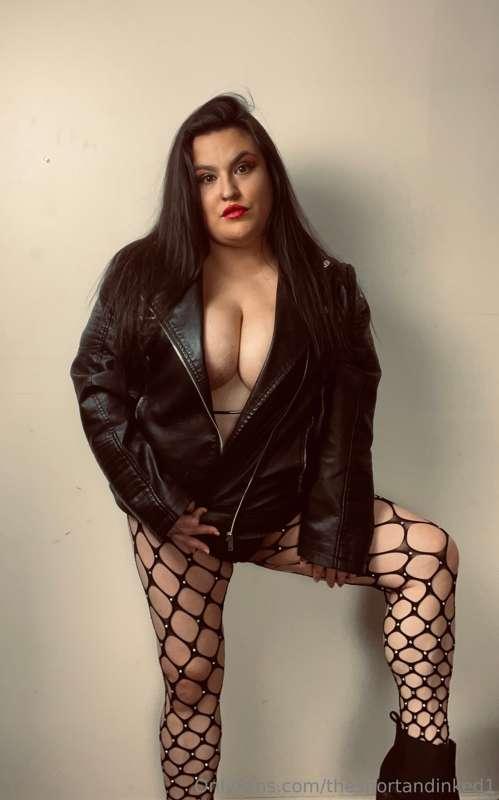 Edgy, fierce, ready to ride your cock and rock your world